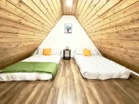 Rabbit Luxury Tiny Cabin on Lake with Play Area