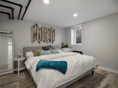 Brand new, Great location, PET/kid friendly, FREE parking, quiet neighborhood!