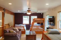 The Knotty Pine, Hot Tub, EV Charger, Rec Room, Pets ok