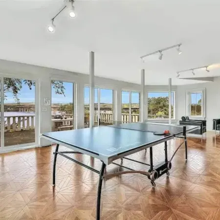 Majestic RiverView Estate - Breathtaking Views Отели в г. Фишкилл