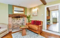 Beautiful Grade 2 Listed Cottage Perfectly Located in the Centre of Frome.