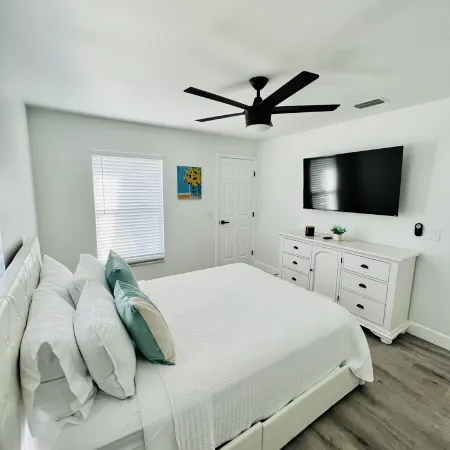 Welcome to Mindelo Oasis, your Florida pool house vacation home! Отели в г. Ривервью