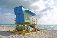 Beach Front Resort - 2 Bedroom, 2 bathrooms, Sleeps 6, 2 Pools- at The Alexander