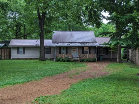 Cool River Cottage - on the Little Red River Отели в г. Cleburne County