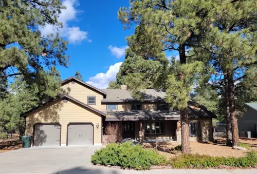 Lux 4 bed Cozy Chalet in the pines Near Grand Canyon/Downtown Williams/Bearizona