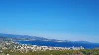 T2 APARTMENT WITH TERRACE SEA VIEW, CLOSED GARAGE, CLOSE TO THE CALANQUES
