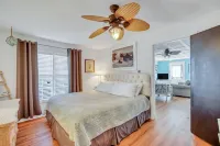Tybee Lighthouse Cottage (A): Walk to the Beach!