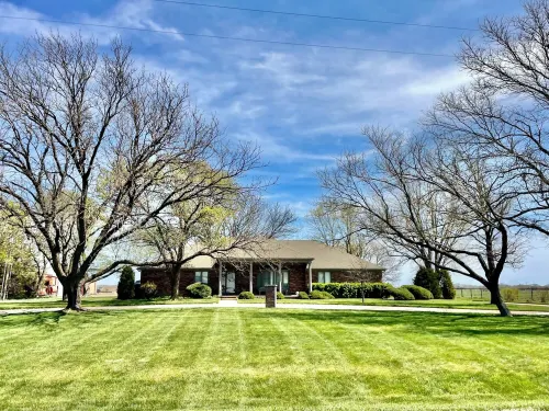 Peaceful Spacious Country house only 8 mins from the Kansas State Fairgrounds