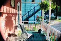 Downtown Couples Paradise