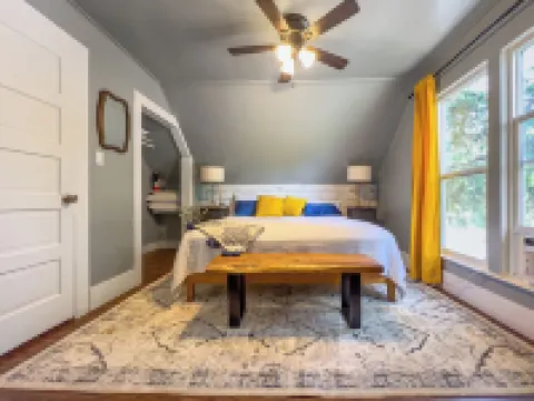 Cozy Modern Home Near Wsu,  Pet-Friendly, Fast Wi-Fi & Fire Pit Hotels in Pullman