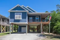 Fabulous place close to all that Oak Island has to offer!