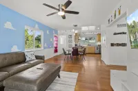 NEW Magical Family Fun! 10 Mins to Disneyland, Private Pool/Bounce House! Hotels in Fullerton