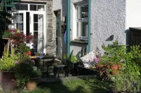 Keswick, Garden Apartment for 2. Excellent location.Convenient for all amenities