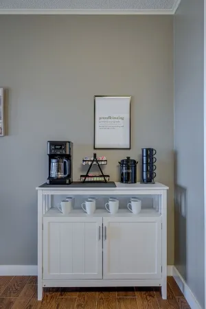 Lake Front | 2 Boat Slips | Hot Tub | Game room Отели в г. Юнион Пэриш