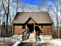 Cabin Dreams- Charming.  Romantic.   Jetted tub.  Screened porch.  10 min to SDC - Chalets