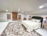 Historic home by Dogwood Lake/Glendale