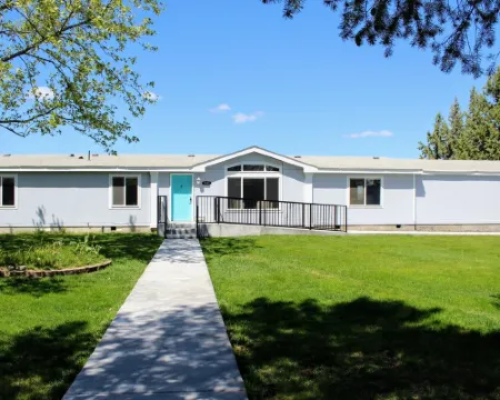 Quick walk to Columbia River access Hoteles en Umatilla