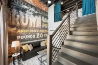 Cozy 1-bedroom loft apartment with AC and WiFi in charming Wabash Hotels in Wabash