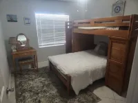 Endless Summer 7 min walk to the peaceful white sand beach. 3 bedrooms, 2 baths. Hotel dekat Captain Horr's Pineapple Plantation