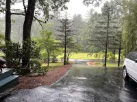 Renovated Highland’s cottage - private and 3 minutes from downtown!