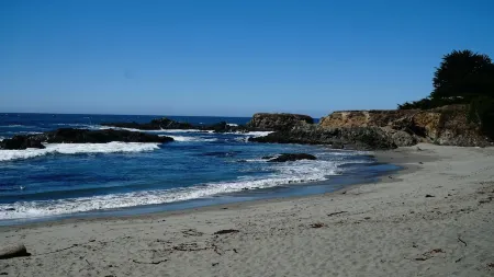 New 3Br/3Bath Ocean Views 2-Min Walk to Bluff Trail Close to Town