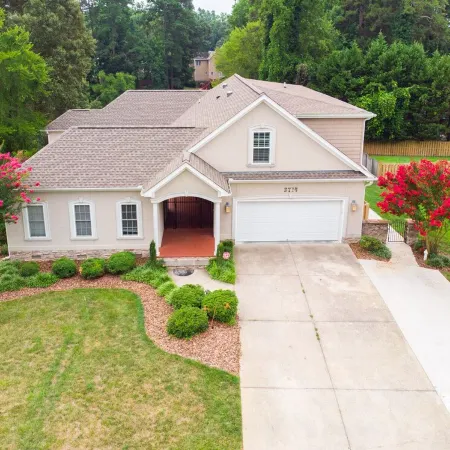 2 Bed/2 Bath with LR, DR, Kitchen, Laundry & Deck. Parties Are Not Allowed.