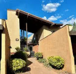 SEDONA OASIS: Hike, Bike, Swim, Shop, Relax!