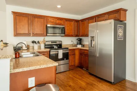 Charming Cottage located 15 minutes from Columbia, TN