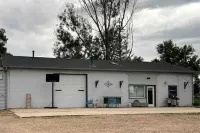 5th Ave Pond Side Retreat