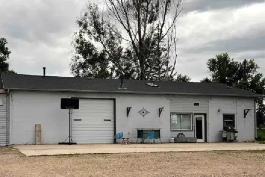 5th Ave Pond Side Retreat