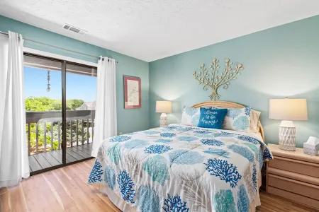 Newly Renovated Steps to Beach Beauty + Pool. Winter & Last Min Discounts Отели в г. Серфсайд Бич