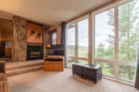 Granby Condo with Private Hot Tub