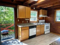 Cozy 2-bedroom cabin near Mount Snow 3 min drive