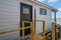 Cass-N-Reel Luxury Houseboat Hotels in Kent Narrows