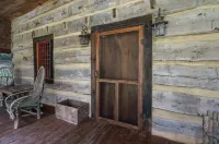 Cozy Cabin at Historic Gillespie Stone House<br>