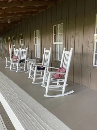 Cabin on the Ridge - Hometown - Laurel, MS