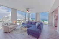 Book Your Beach Vacation! Penthouse Unit with Stunning Views of Destin!