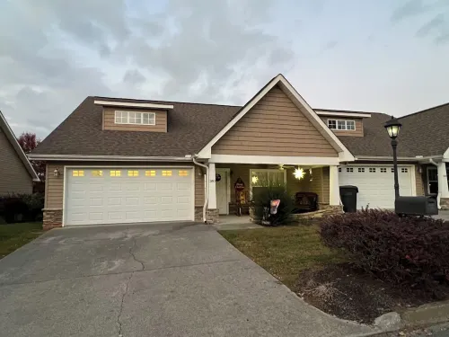 Christmas Condo w/ Garage Just Off the Parkway in Pigeon Forge, TN