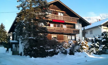 Vacation apartment w/quality furnishing