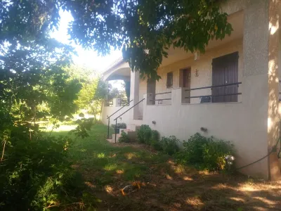 BEAUCAIRE Recent house surrounded by nature Hotels in der Nähe von Château de Beaucaire