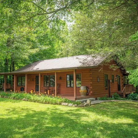 Creekfront Cabin w/ Hot Tub! Motorcycle Friendly!