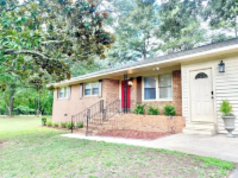 McCullough Park Charming 3-bedroom  in fantastic Stockbridge
