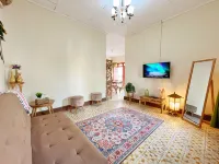 Bohaus - 4BR house in Semarang Hotel di Pedurungan