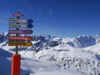 Comfortable "5 people" near the piste and ski school. Free underground parking Hotels in Valloire