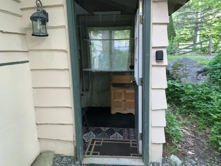 Quiet Abode walking distance from Downtown