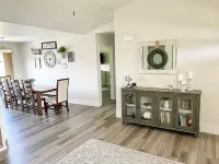 Bozeman Home—Mountain Views, Near Airport, Fast WiFi, New AC, Fenced Yard! - 3성급