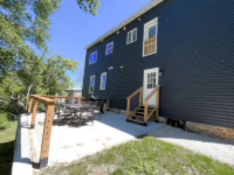 Waterfront 2 BR Lower-level w/ grill & kayaks アルゴマのホテル