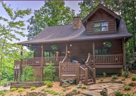 Ridgetop View Cabin ~ Pet-Friendly w/ Hot Tub!