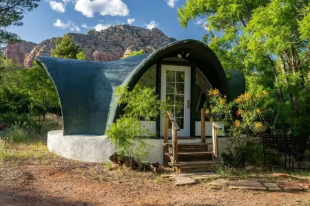 Beautiful Unique home with yoga/meditation studio!