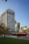 Hotel David Whitney, Autograph Collection Hotel dekat Detroit Golf Club